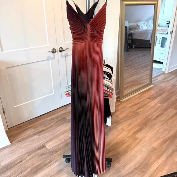 ALC Ariya Accordion Pleated Maxi Dress Ombré Dress - Size 2 (EUC) - Picture 4 of 12